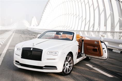 Fitted with luxurious white Connolly leather seats with Black accents, power closing rear suicide doors, rear privacy. . Rent rolls royce henderson